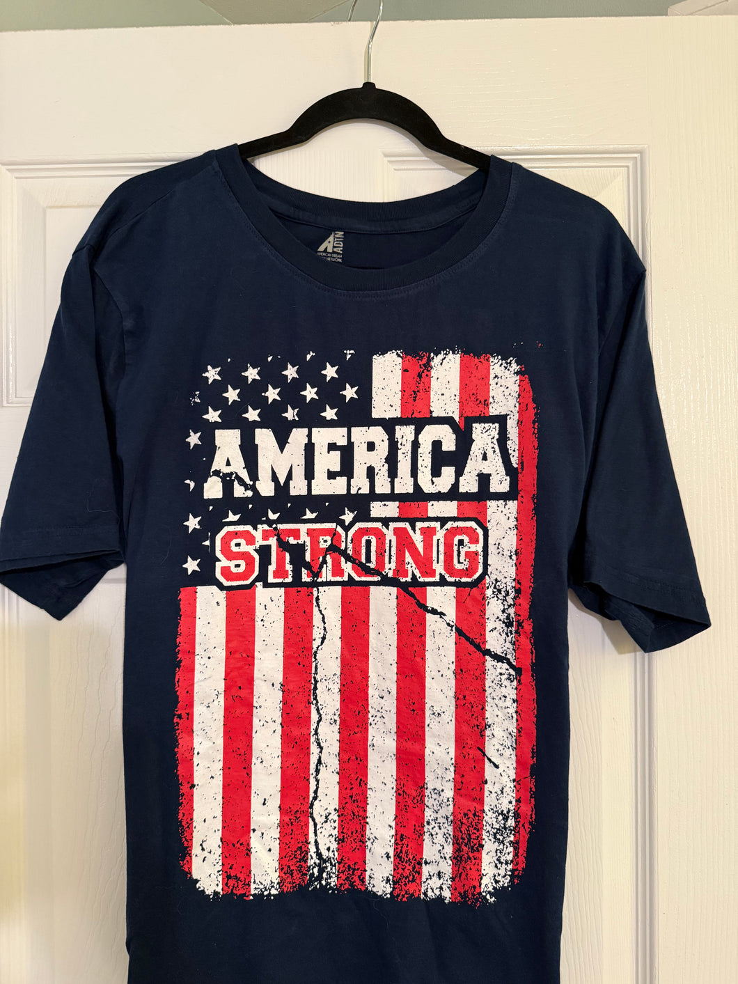 AMERICA STRONG - Flag T-Shirt.