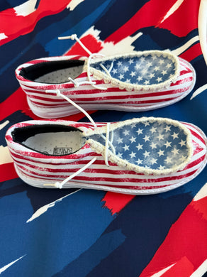 Flag Pattern Sneakers/Casual Shoes. Canvas Style. Perfect for everyday walking! 🇺🇸