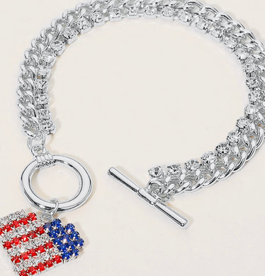 Stone Paved American USA Flag Charm
Chunky Chain Toggle Bracelet