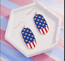 Load image into Gallery viewer, American Flag Earrings